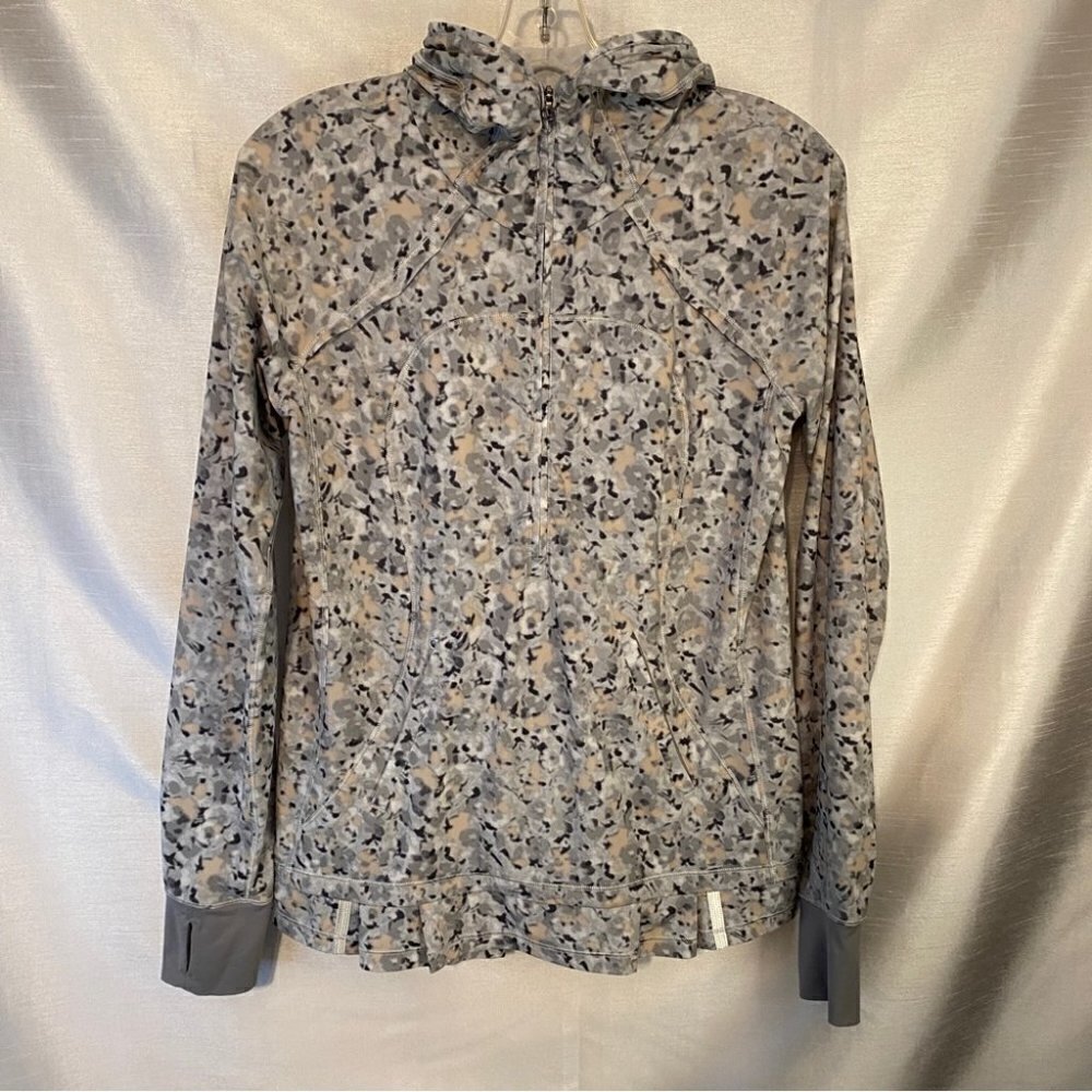 Lululemon Gather Me Slightly Ladies 6 Grey Floral - Picture 16 of 16